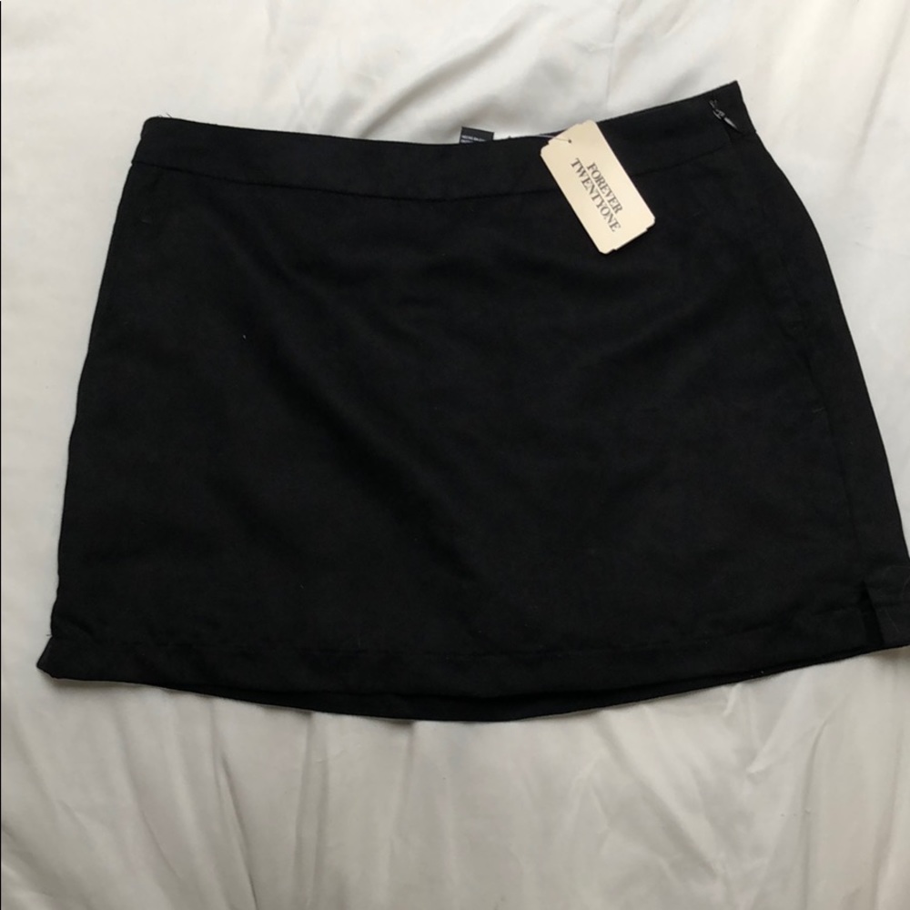 NWT Forever 21 black skort